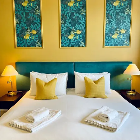 Weston Hotel 3*