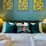 Weston 3*