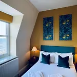 Weston 3*