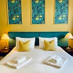 Weston Hotel 3*